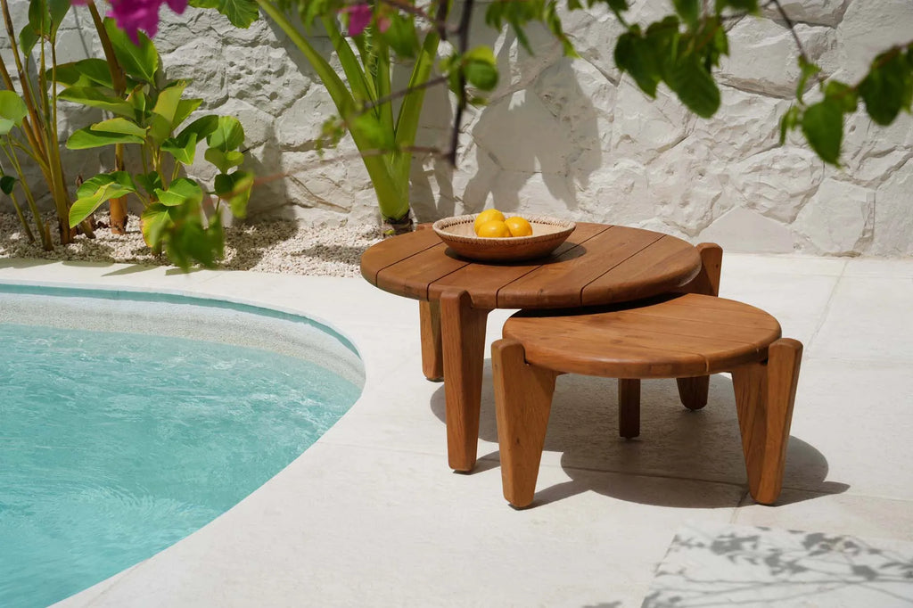 From Dutch to English: "The Seseh Coffee Table - M - Outdoor"