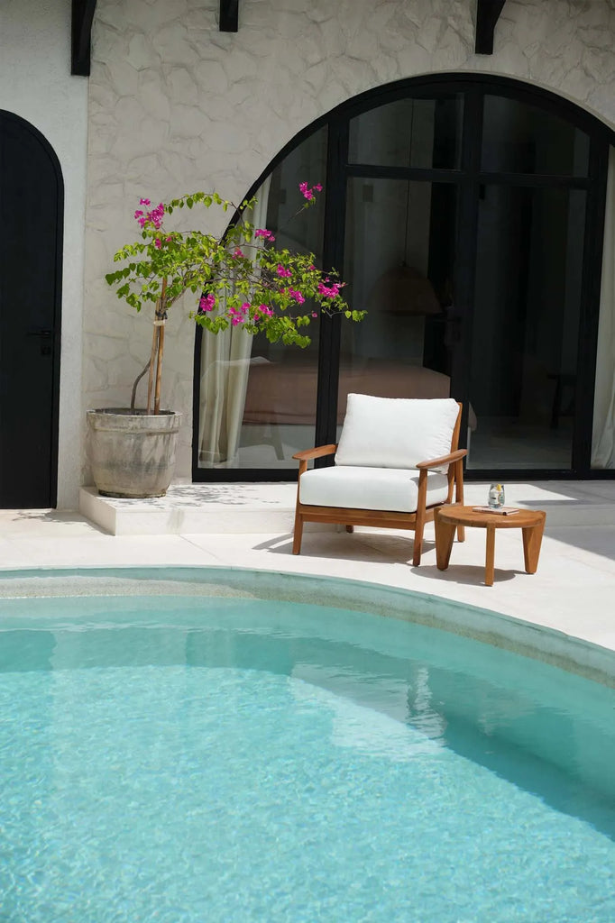 From Dutch to English: "The Seseh Coffee Table - M - Outdoor"