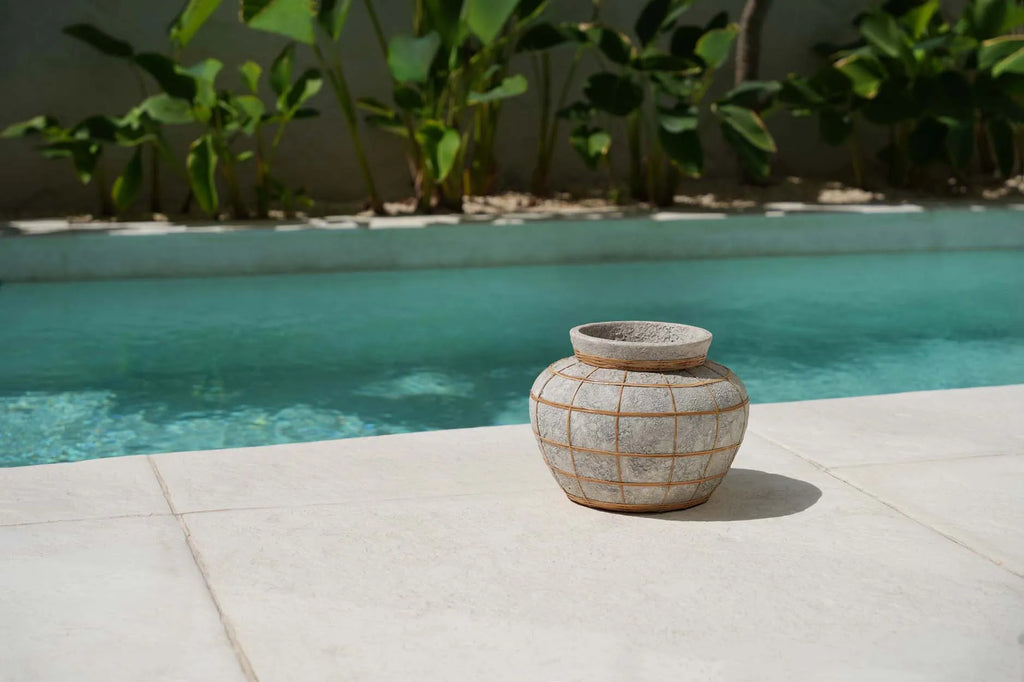 The Belly Vase - Natural Concrete - M