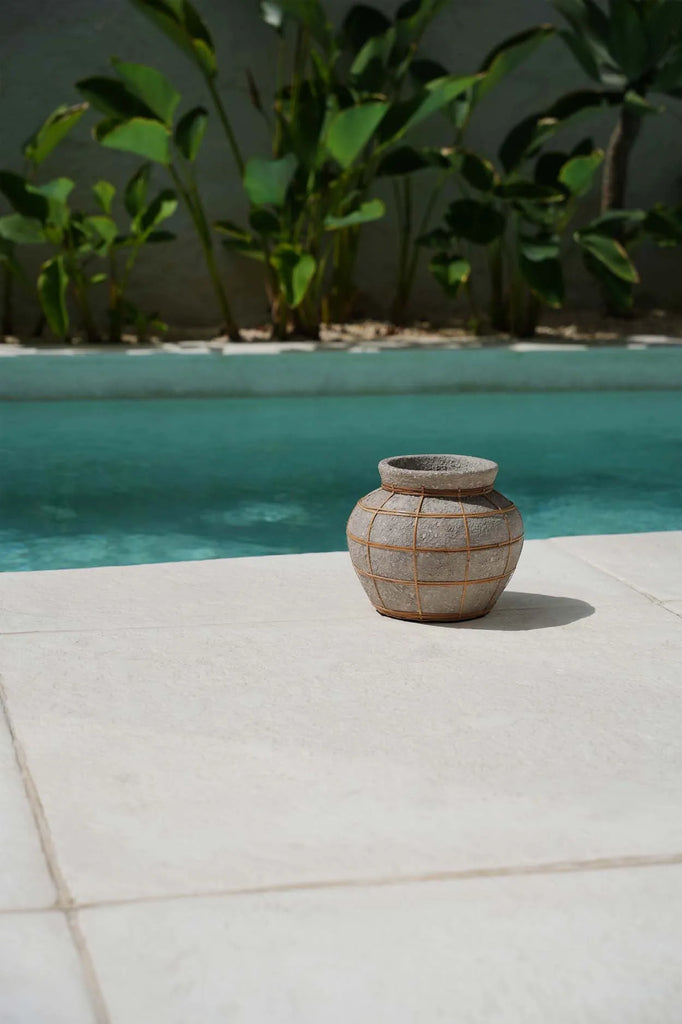 The Belly Vase - Natural Concrete - S