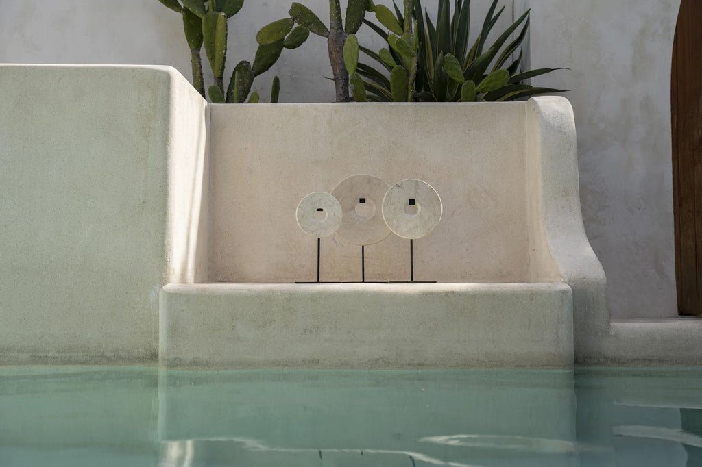 The Marble Disk on Stand - White - S