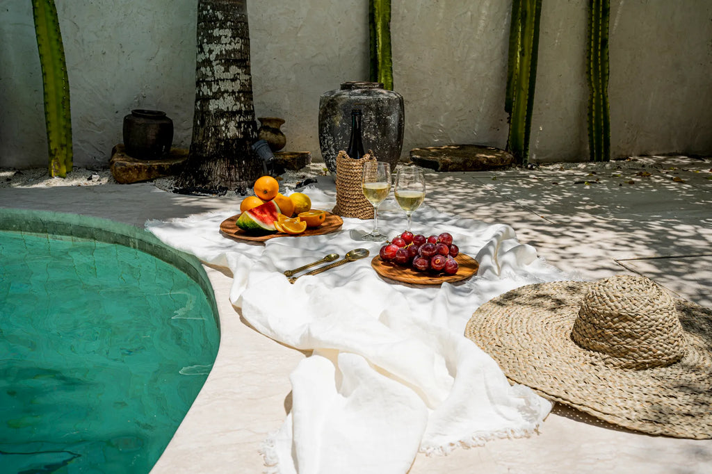 The Linen Tablecloth - White - 150x150