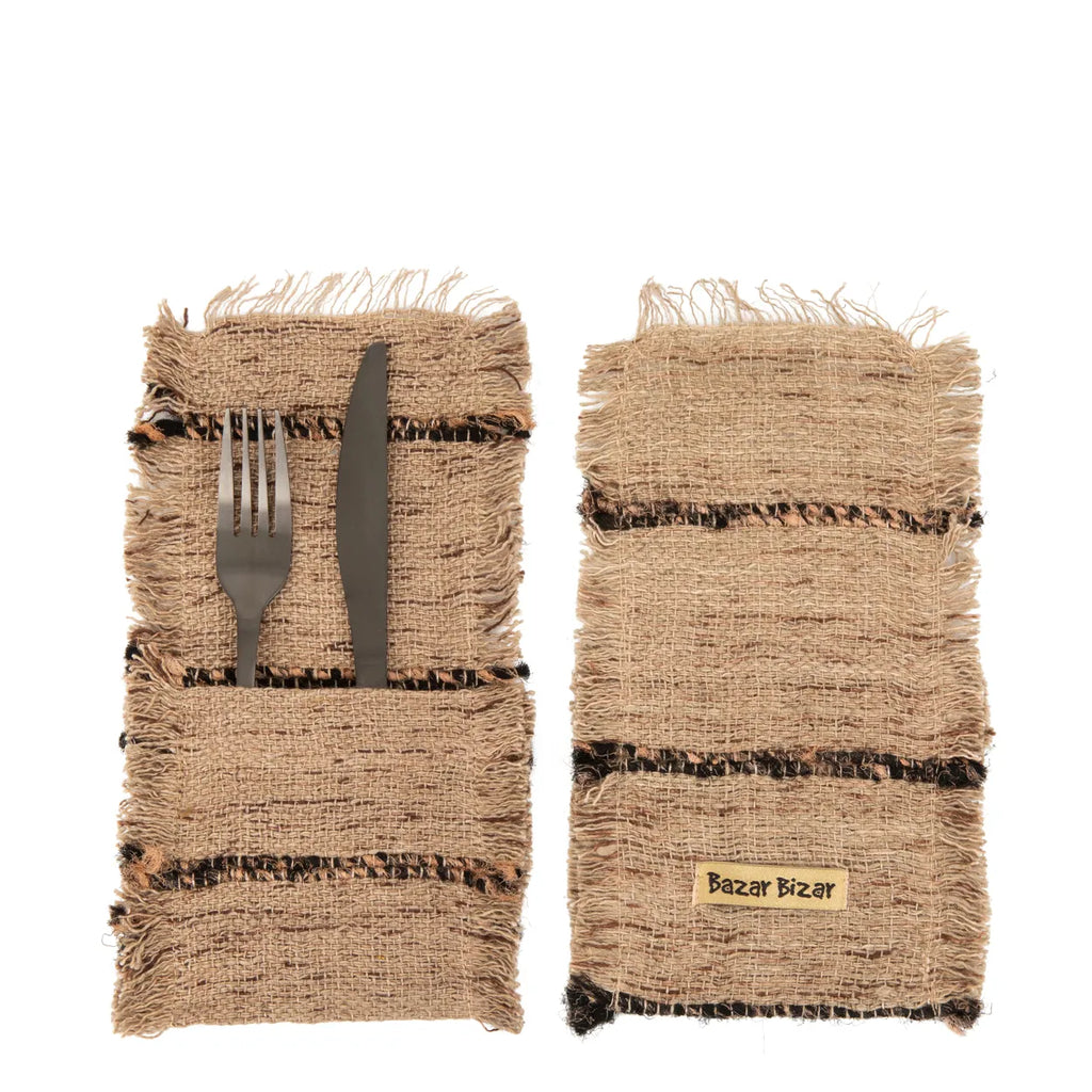 Translate "Het Oh My Gee Bestekzakje - Beige Zwart - Set van 4" to English is "The Oh My Gee Cutlery Pouch - Beige Black - Set of 4".