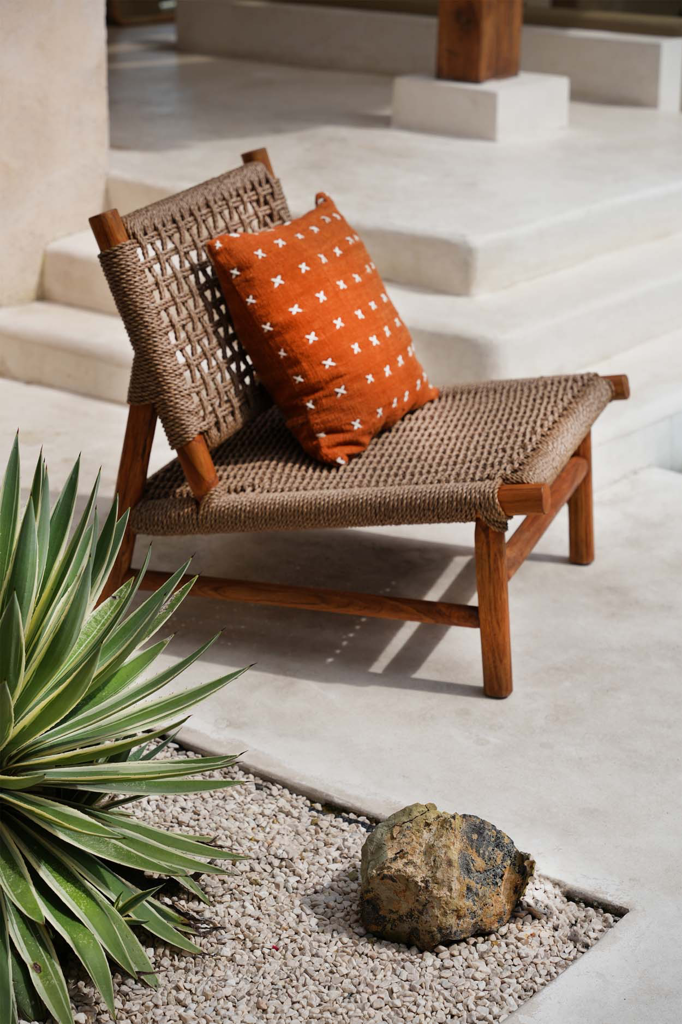 A Ilha Viro One Seater - Outdoor - Natural Brown